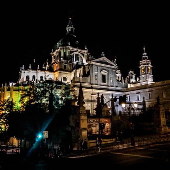 Kathedrale bei Nacht